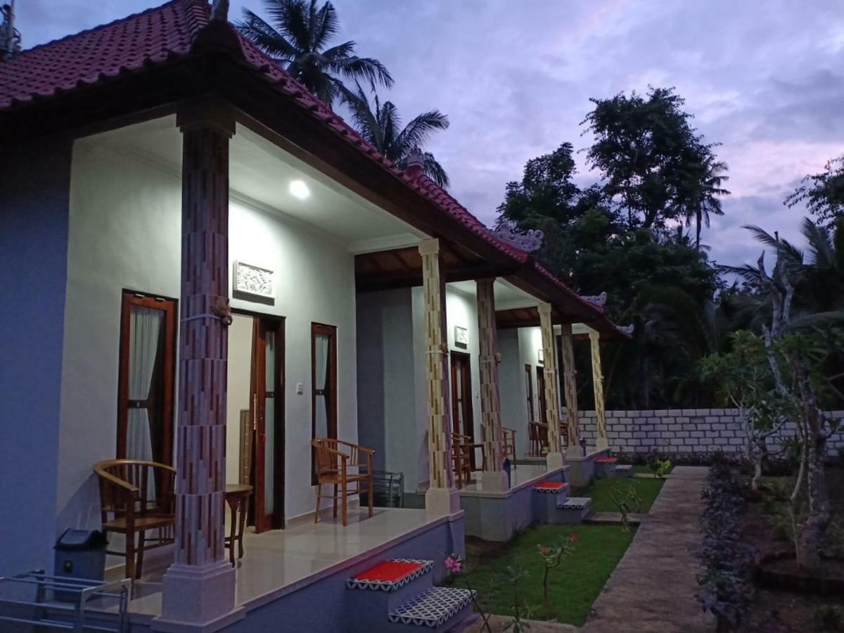 Santhi Guna Bungalow Toyapakeh Exteriör bild