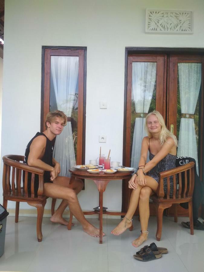 Santhi Guna Bungalow Toyapakeh Exteriör bild