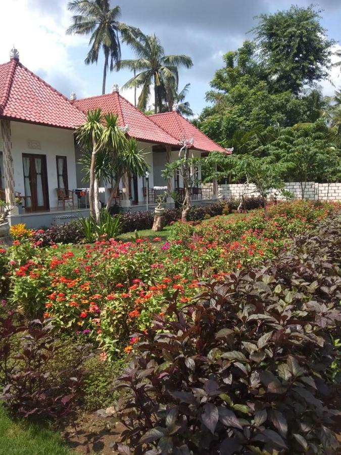 Santhi Guna Bungalow Toyapakeh Exteriör bild